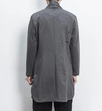 Cardigan da uomo, comfort e stile a strati. Perfetto per ogni occasione, offre eleganza senza tempo e calore avvolgente, un capo essenziale e versatile. — foto 5