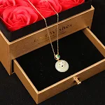 Colar de prata 925 estilo chinês com jade branco esverdeado. Corrente de clavícula versátil, perfeito para qualquer look. — foto 4