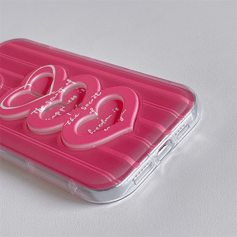 Title 8, Capa de celular com design de amor transparente...
