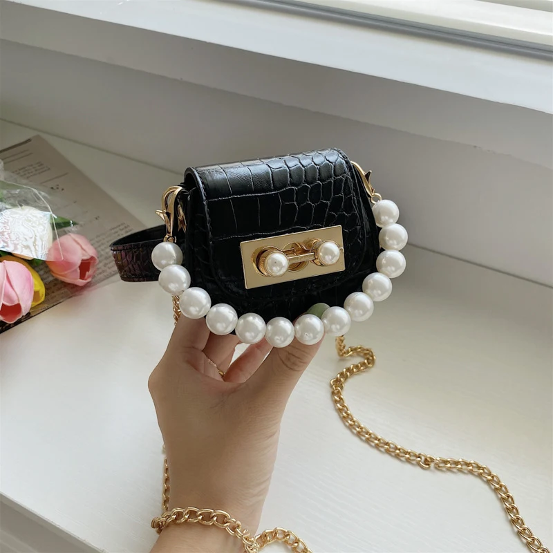 Bolsa Mini Feminina Transversal com Cinto e Corrente de Pérolas — foto 2