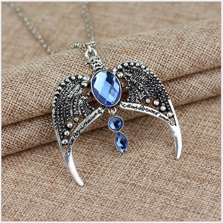 Title 6, Colar Vintage Asas de Anjo Oval com Pedra – Joi...
