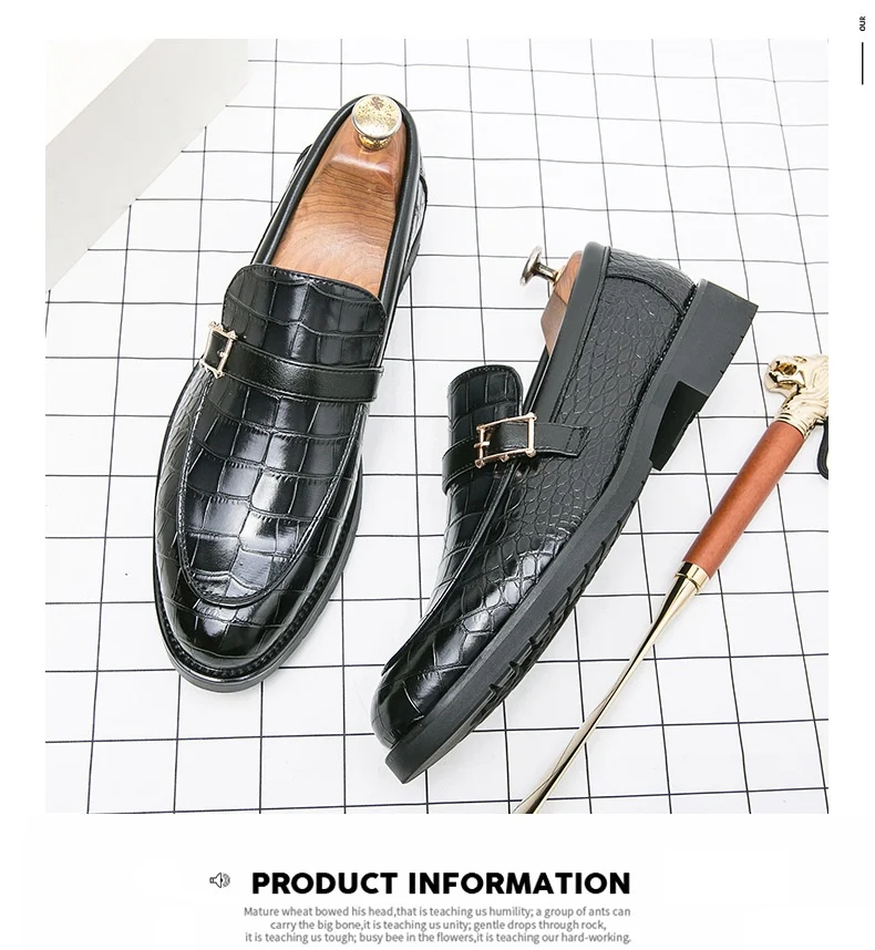 Title 13, Scarpe in pelle con fibbia e punta stile ingles...