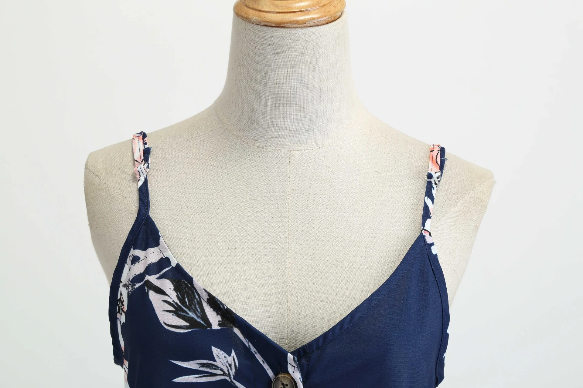 Title 18, Womens V-Neck Sleeveless Print Top - a stylish...