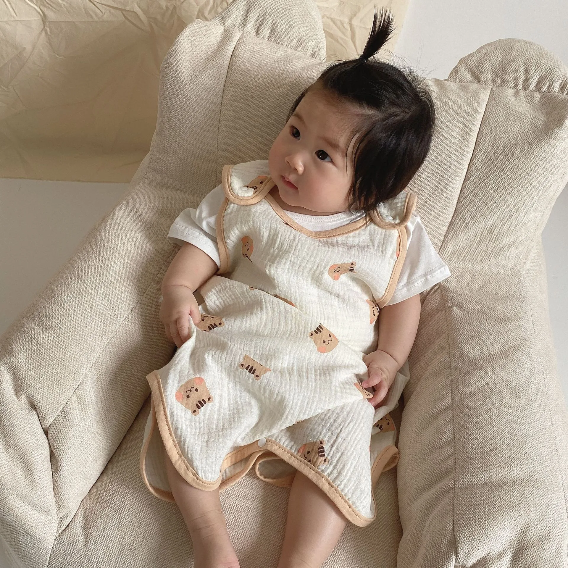 Mouwloze katoenen gaas slaapzak vest voor kinderen, anti-schop deken, zacht en ademend, bevordert veilige en comfortabele nachten voor je baby — foto 11