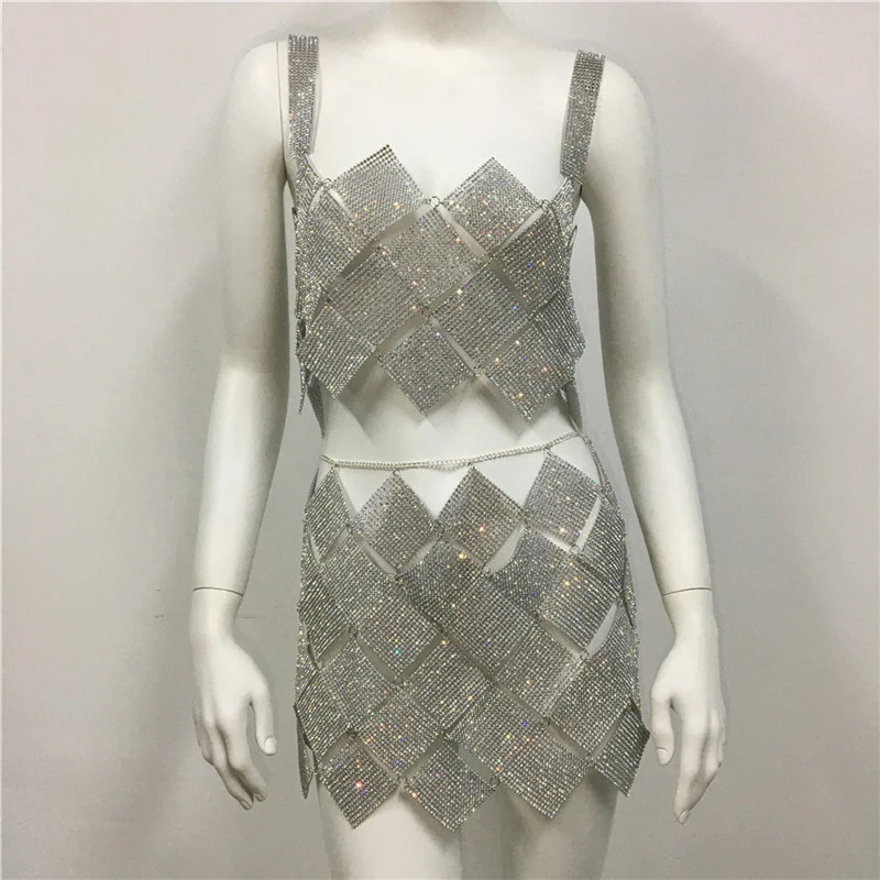 Vestido feminino fashion com strass de diamante completo, com emendas. Perfeito para eventos, este vestido adiciona brilho e sofisticação ao seu visual. — foto 5