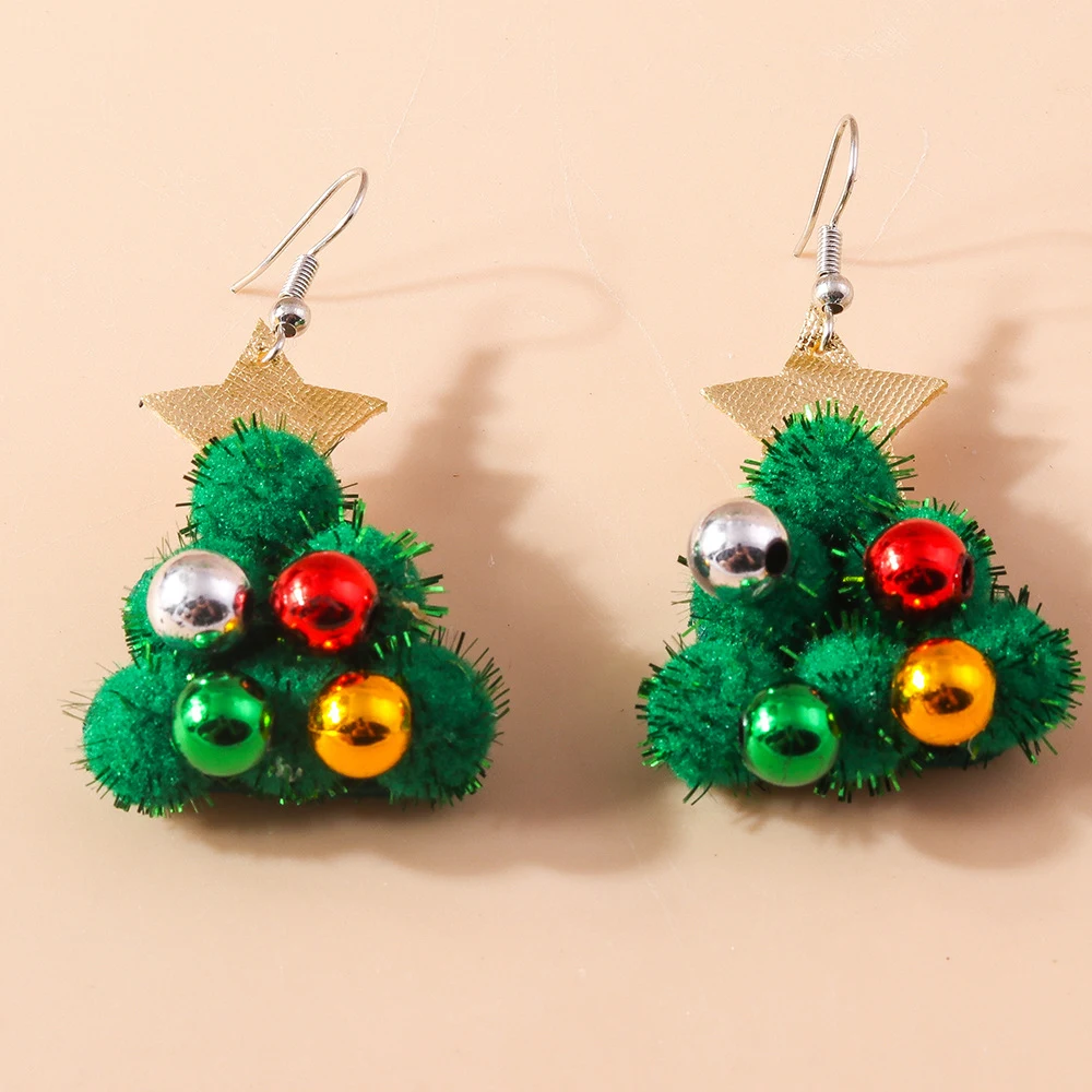 Brincos fofos de Natal com desenhos de ornamentos, perfeitos para a época festiva. Adicione um toque de charme e alegria ao seu visual! — foto 9