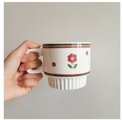 Title 18, Prato raso de cerâmica com design de tulipa, es...