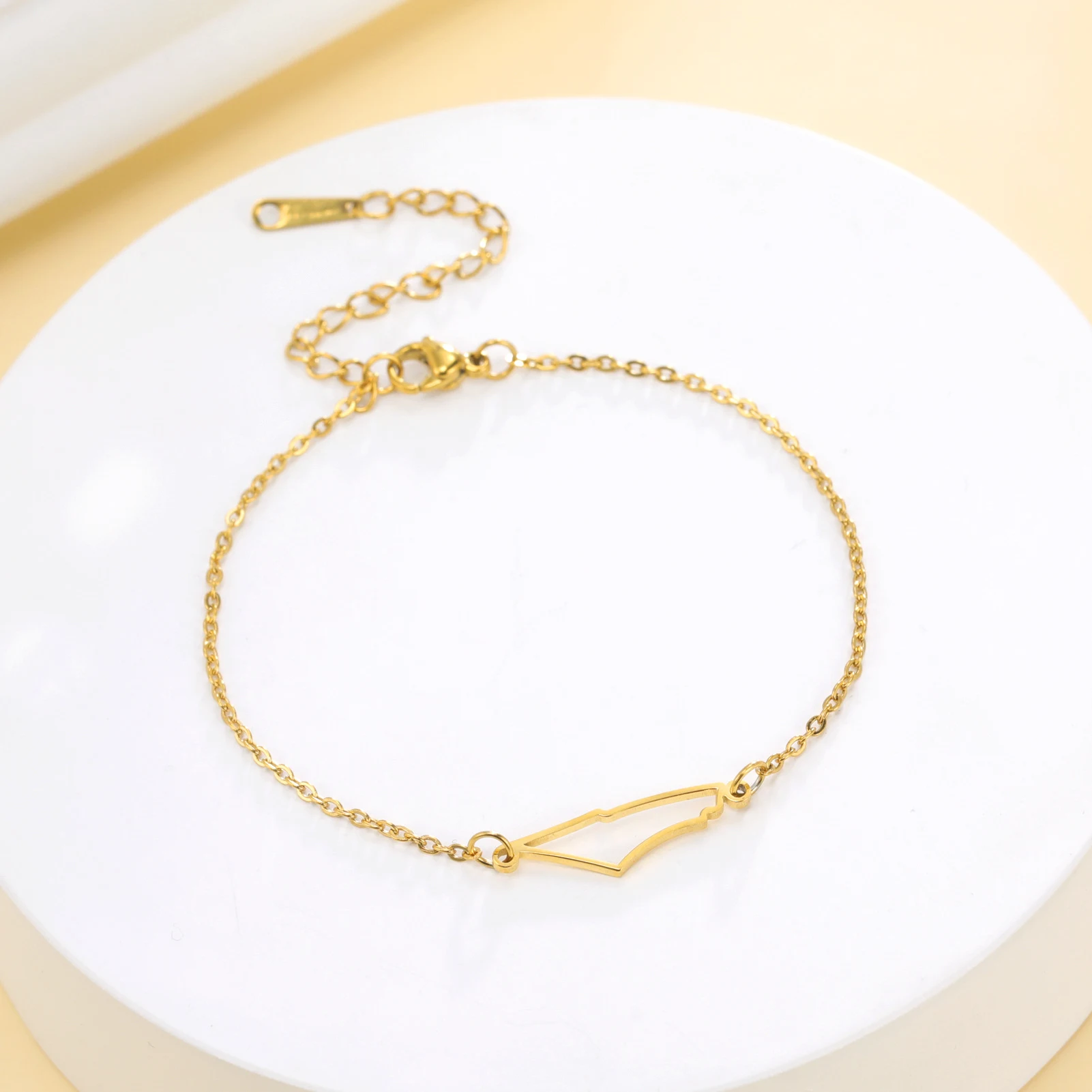 Pulseira de aço inoxidável com pingente irregular de montanha oca – acessório moderno e elegante para um visual único e sofisticado. — foto 13