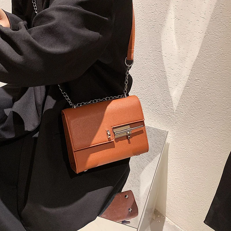 Bolsa Feminina de Corrente Diagonal Texturizada com Alça de Ombro Única, Design Moderno e Elegante para um Look Fashion e Sofisticado — foto 8