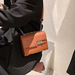 Bolsa Feminina de Corrente Diagonal Texturizada com Alça de Ombro Única, Design Moderno e Elegante para um Look Fashion e Sofisticado — foto 8