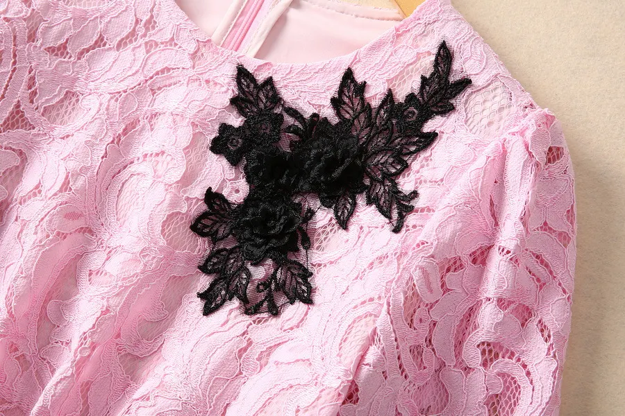 Title 11, Contrast color waist-tight three-dimensional ap...