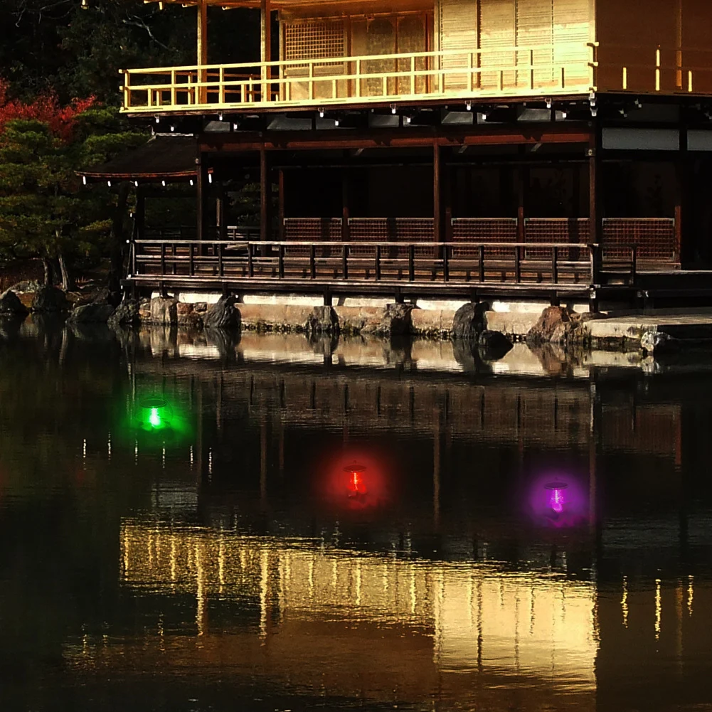 Lâmpada flutuante solar recarregável para água. Ilumine piscinas e jardins com elegância. Sem fios, sustentável e fácil de usar. — foto 3