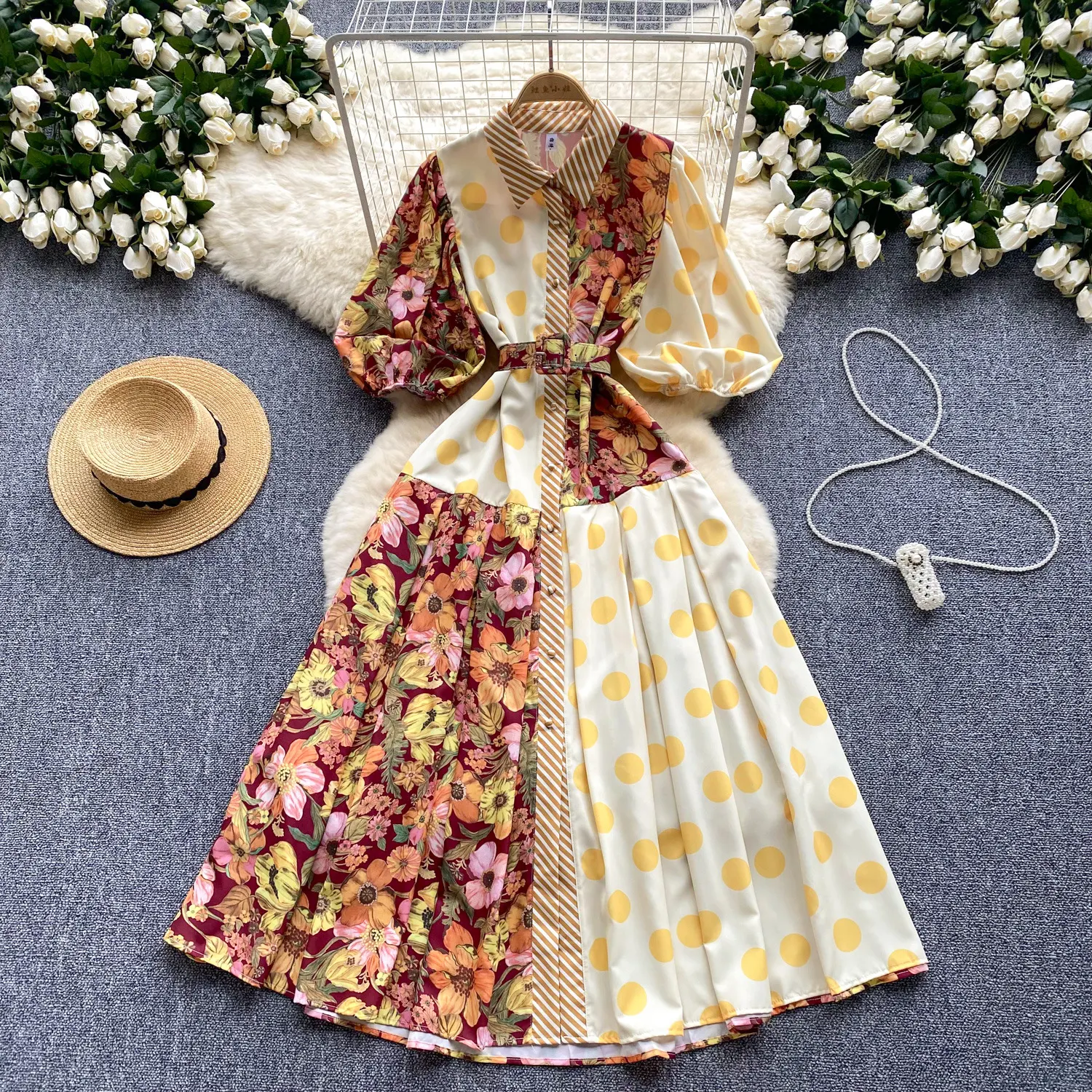 Vintage damesjurk met hofprint en lantaarnmouwen — foto 5