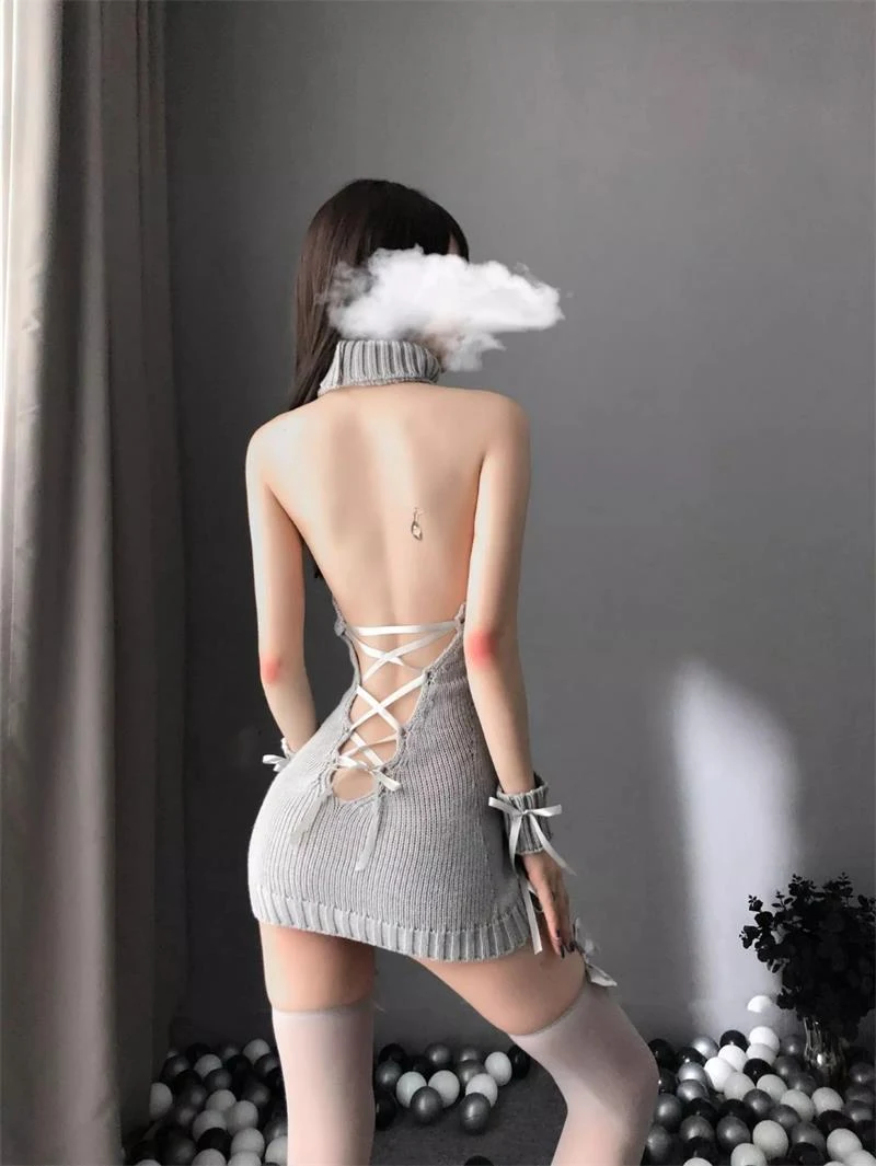 Title 2, Lingerie laag uitgesneden halter met diepe V, e...