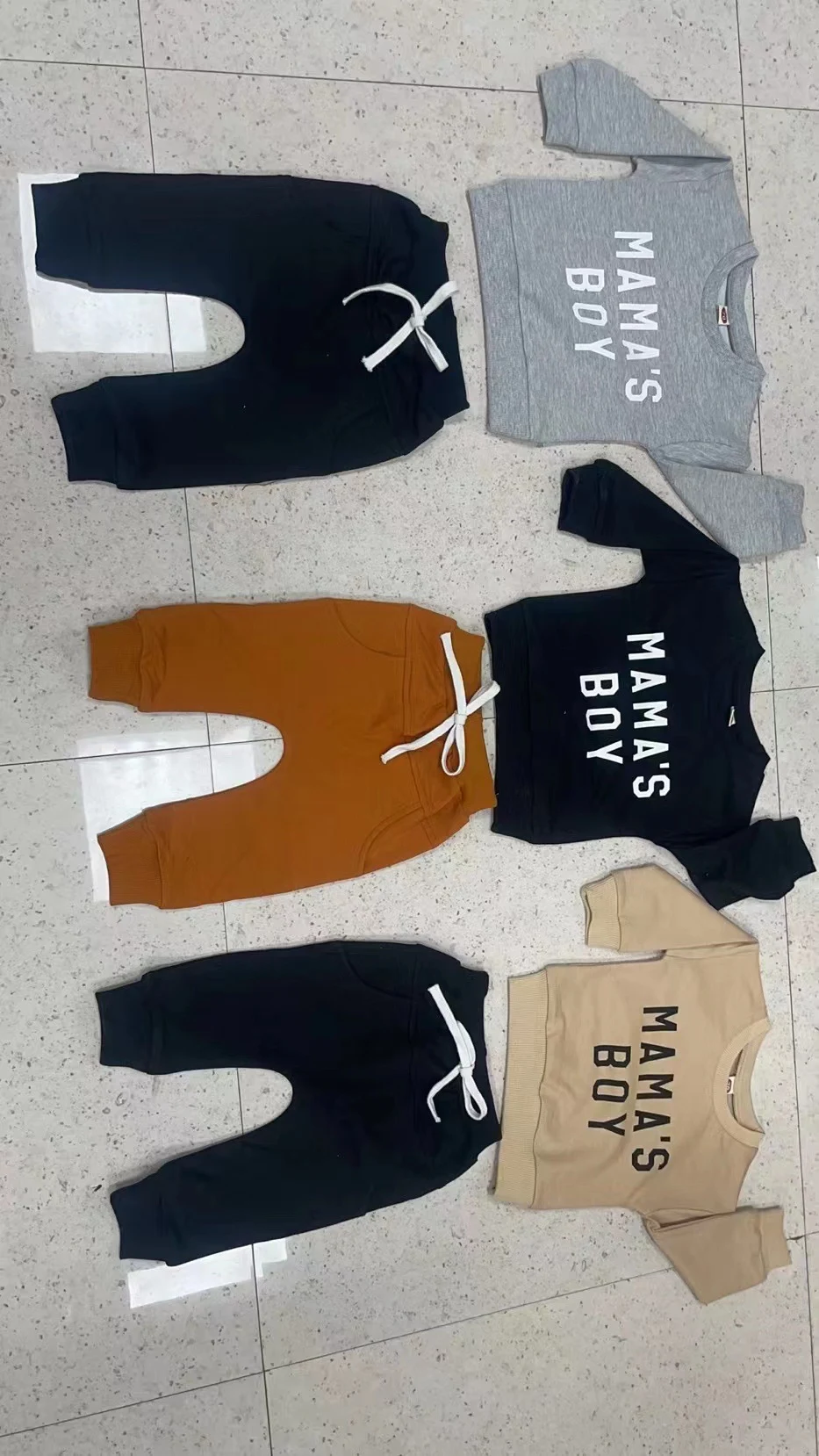 Kinderen Mode Sweatshirt Pak met Letterprint Comfortabele Set voor Jongens en Meisjes Ideaal voor Dagelijks Gebruik en Spelen Leuke en Moderne Kleding — foto 5