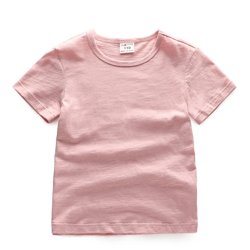 Camiseta infantil gola redonda lisa, confortável e estilosa. Perfeita para o dia a dia, fácil de combinar e ideal para crianças ativas. — foto 4