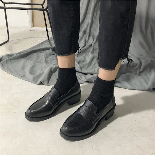 Title 6, Leather shoes for men and women, offering comfo...