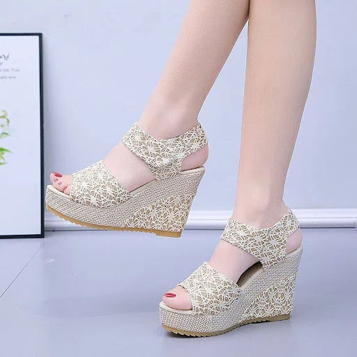 Title 2, Womens Sandals