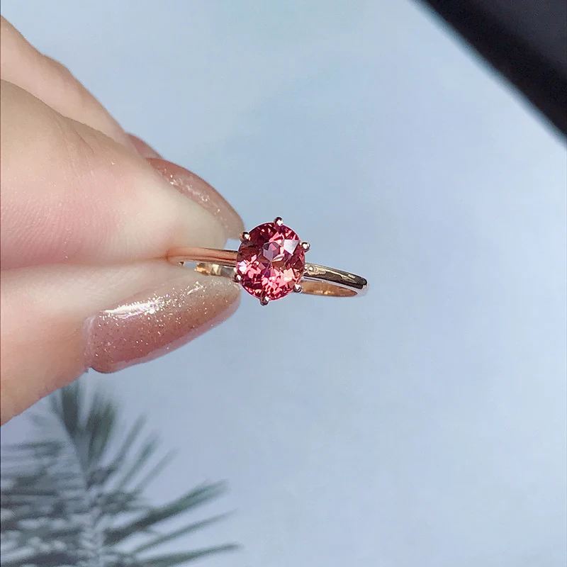 Title 5, Anel de diamante com incrustações de pedras pre...