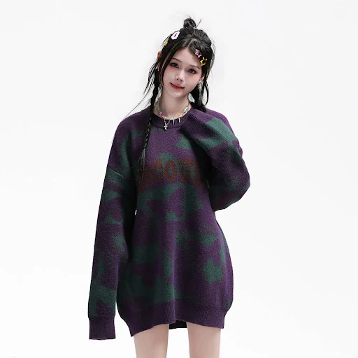 Title 8, Maglione girocollo di nicchia con design a farf...