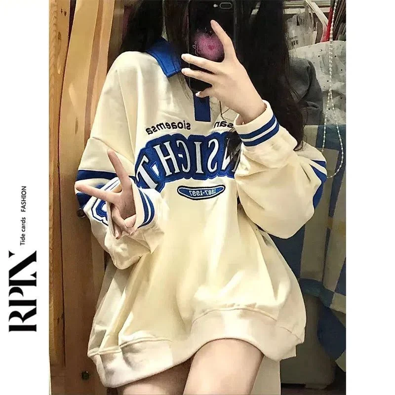 Japanischer Retro-Pullover für Herbst und Winter, lockerer Schnitt, lange Ärmel, Farbblock-Design, ideal für einen lässigen, warmen Look. — foto 5