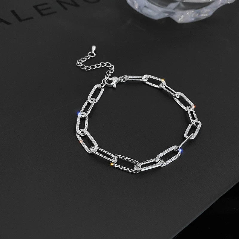Pulseira Feminina Elegante e Simples Personalidade Um acessório estiloso que complementa seu visual diário, adicionando um toque de personalidade e sofisticação com facilidade. — foto 3