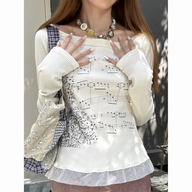 T-shirt da donna stampata letteraria a maniche lunghe, comfort e stile. Perfetta per look casual con un tocco intellettuale e originale. — foto 4