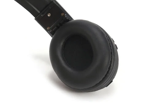 Title 7, Head-mounted wireless card sports earphones for...