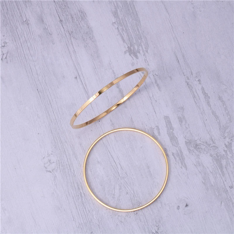 Title 11, K Pulseira Fina de Gold de Aço Titânio