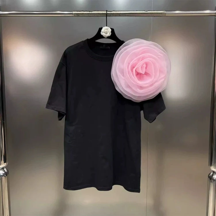 Title 3, Round neck short sleeve T-shirt with 3D large f...