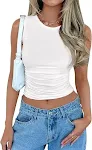Top corto estivo basic da donna. Un capo essenziale per l'estate, semplice e versatile, perfetto per un look fresco e casual. — foto 2