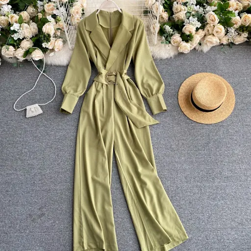 Title 3, Macacão slim fit com lapela e manga comprida co...