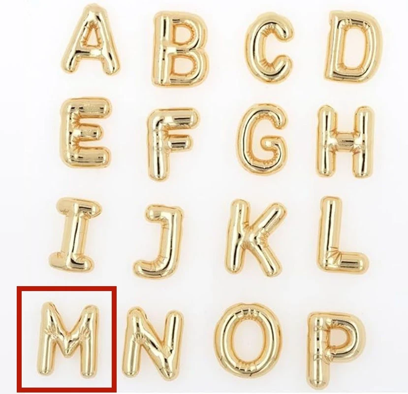 Pingente de letra brilhante em cobre, ornamento popular e versátil para combinar com tudo. Adicione um toque de elegância ao seu visual. — foto 46