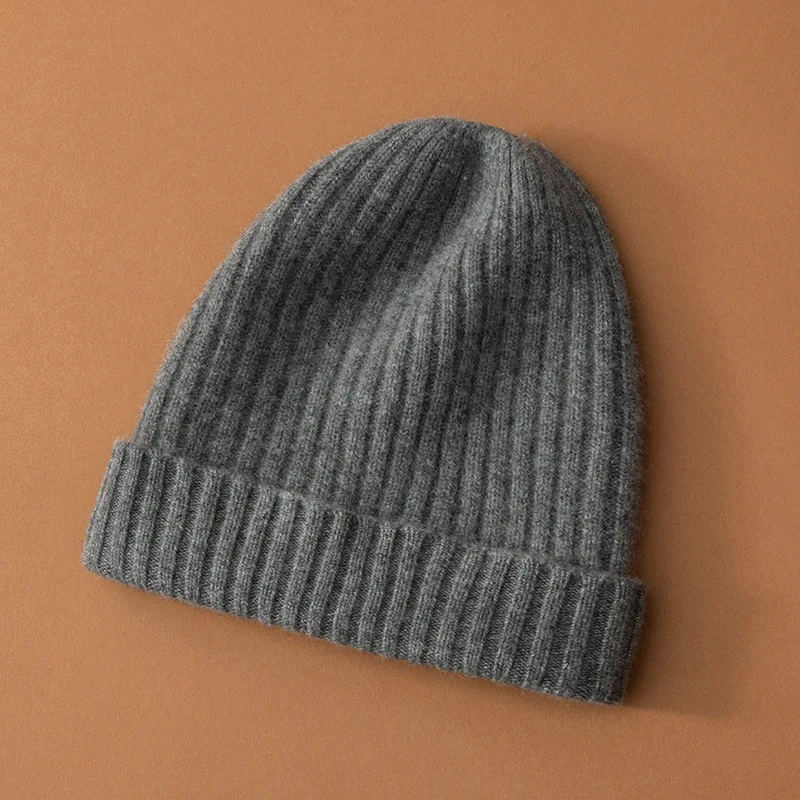 Chapéu de cashmere espesso com proteção para orelhas, proporcionando calor e conforto excepcionais no inverno, ideal para climas frios. — foto 6