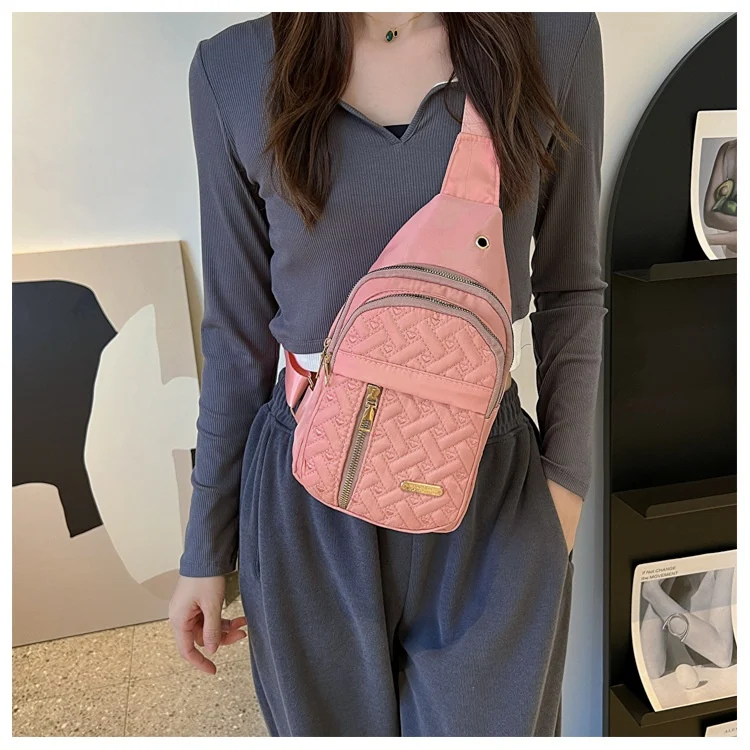 Bolsa de peito feminina grande capacidade, ideal para lazer e negócios, perfeita para carregar tudo que você precisa com estilo. — foto 10
