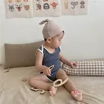 Dark gray with Camel hat