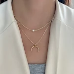 Colar Pearl Moon feminino de camada dupla, design especial e popular na internet, corrente de clavícula perfeita para um visual elegante e moderno. — foto 11