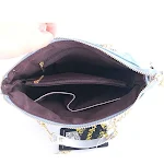 Bolsa mensageiro de um ombro só, estilo cowgirl, com aplicação de diamantes, para carregar seus pertences com elegância e brilho. — foto 4