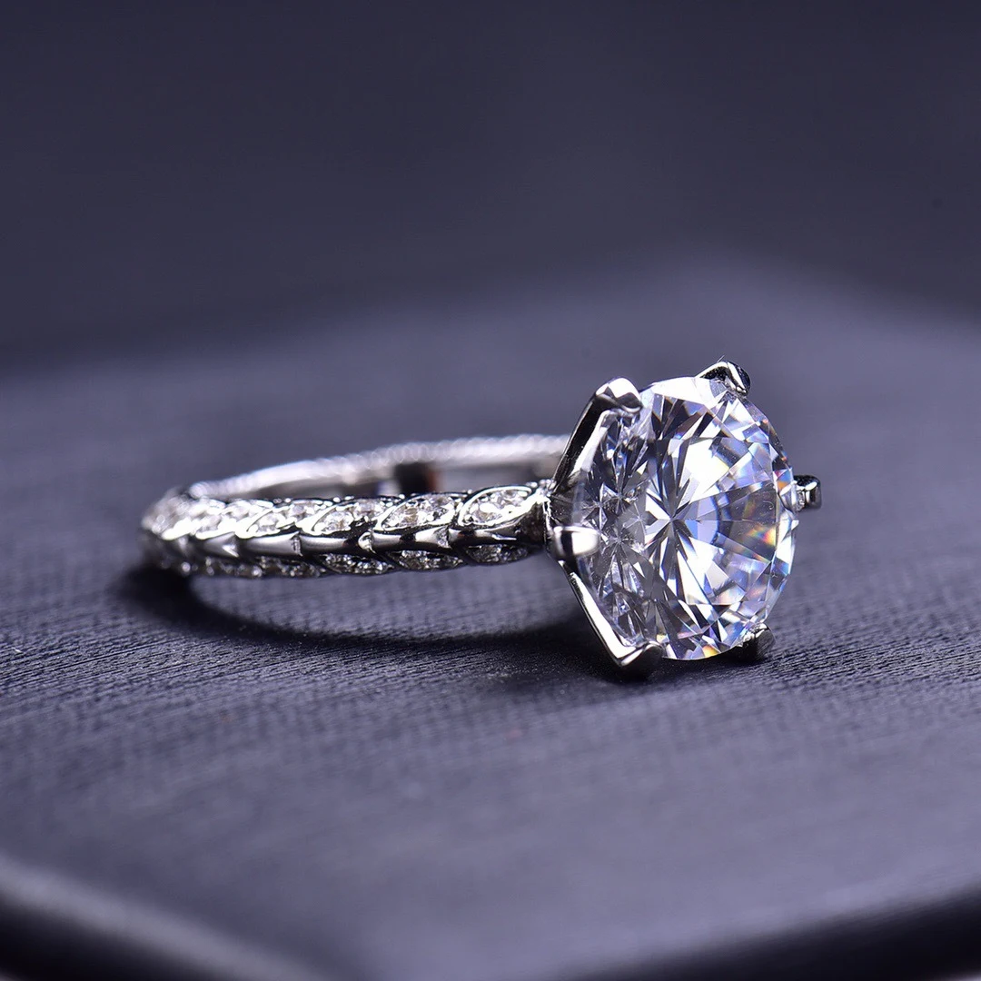 Anel de moissanite feminino de 5 quilates, moda com personalidade. Brilho intenso para realçar seu estilo único e sofisticado. — foto 5