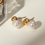 Brincos Nautica Dome Pearl para mulheres. Elegância clássica com pérolas simuladas. Acessório perfeito para qualquer ocasião, realçando sua beleza natural. — foto 1