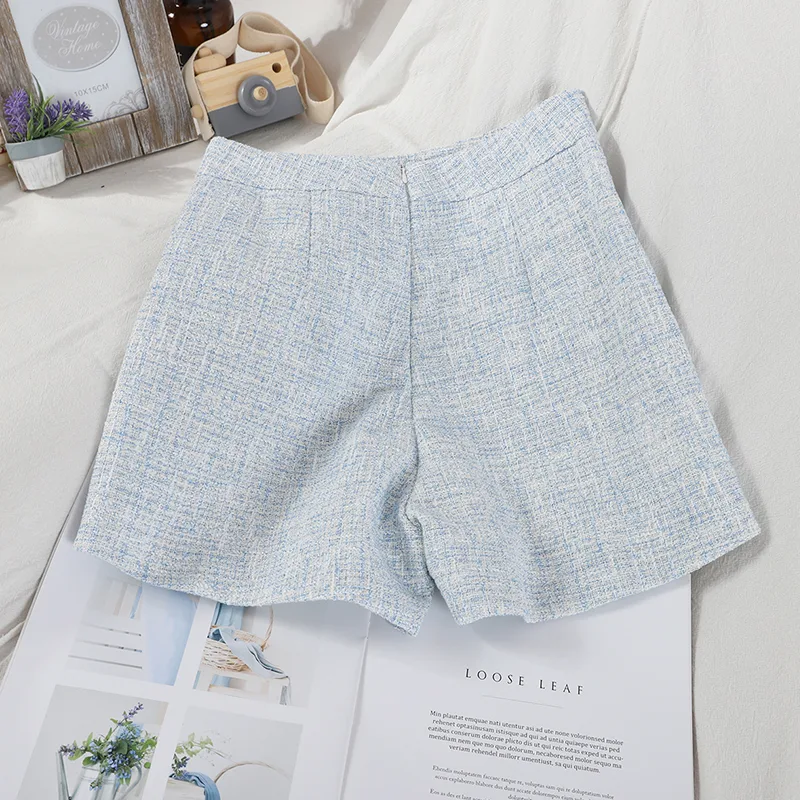 High-rise broek met wijde pijpen en twee zakken. Comfortabel en stijlvol voor elke gelegenheid. Ervaar de perfecte pasvorm en de casual look. — foto 1