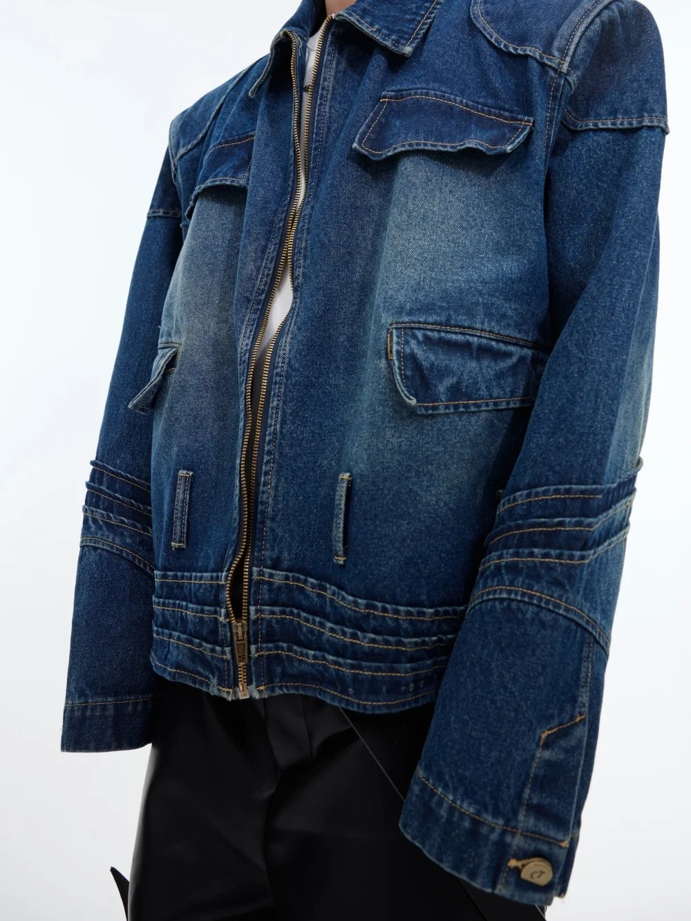 Title 5, Jaqueta Jeans Vintage Dividida em Três Dimensões