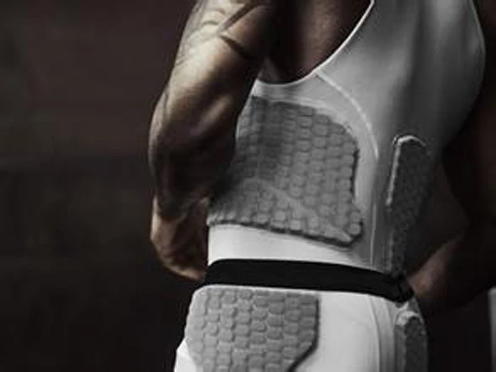 Gilet da allenamento stretto da basket anti-collisione, protezione e prestazioni migliorate. Ideale per allenamenti e partite intense. — foto 5