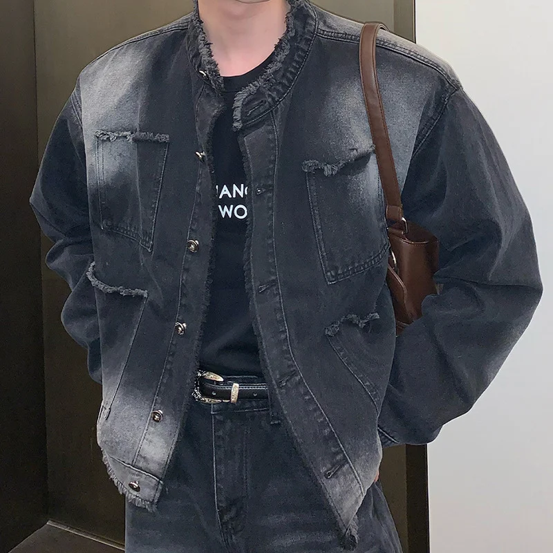 Jaqueta Jeans Masculina Retro Lavada, Desfiada e Barra Desfiada – Estilo Vintage e Conforto para o Homem — foto 6