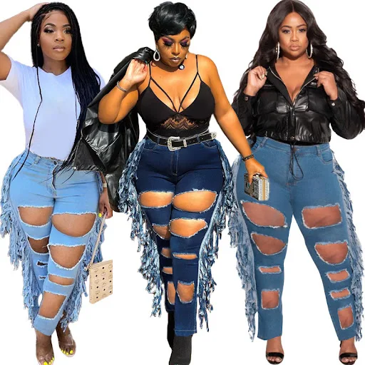 Title 3, Jeans ajustados estilo urbano con flecos rasgad...