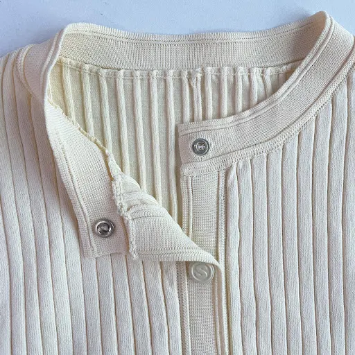 Title 8, Vestido de malha slim fit com cintura oca e rab...