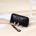 Bolsa Clutch Feminina em Couro Bovino com Camada Principal, elegante e funcional, ideal para festas, eventos e para complementar seu look com sofisticação. — foto 5