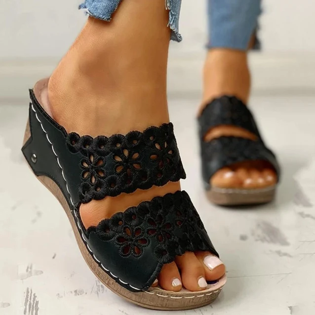 Title 4, European and American Platform Wedge Embroidere...