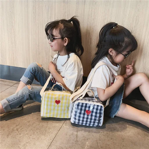Title 7, Love shoulder bag for girls