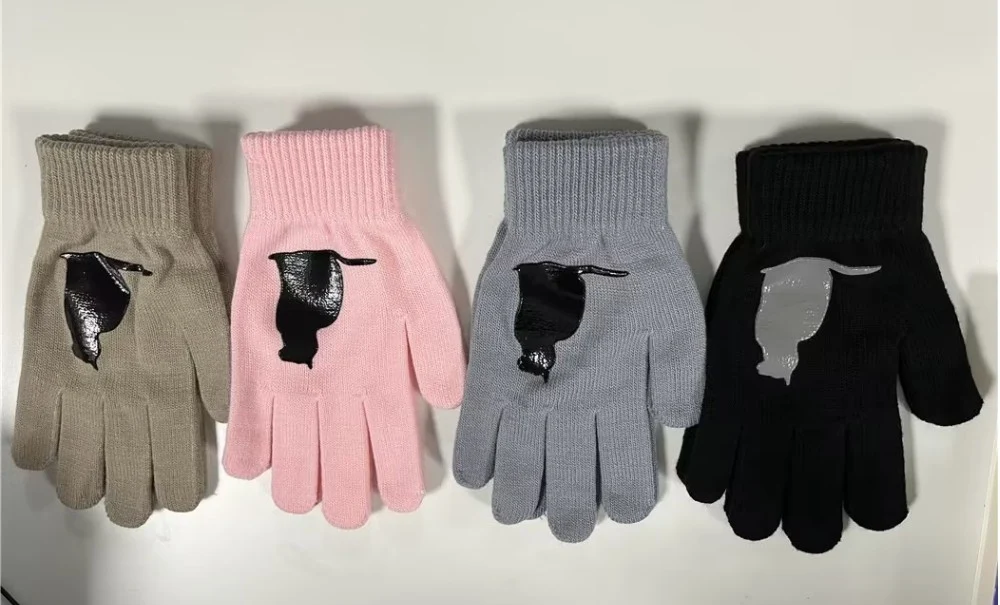 Title 5, Cat and Bird Print Knitted Gloves